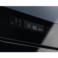 Электрический духовой шкаф Electrolux EOE7C31Z
