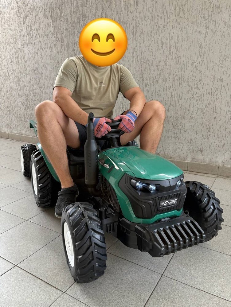Электротрактор Baby Driver Трактор John Deere с эл. прицепом, лопатой R444 (зеленый)