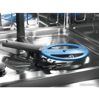 Встраиваемая посудомоечная машина Electrolux 900 ComfortLift EEC87400W