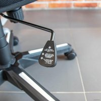 Игровое (геймерское) кресло GetActive Benefit (черный/белый)