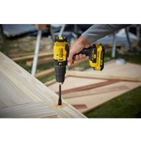 Ударная дрель-шуруповерт Stanley SFMCD711D22 (с 2-мя АКБ, кейс)