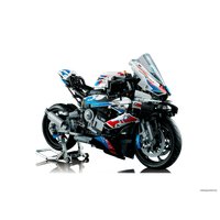 Конструктор LEGO Technic 42130 BMW M 1000 RR