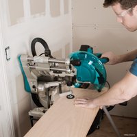 Торцовочная пила Makita LS1019L