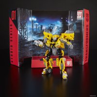 Кукла Hasbro Transformers Studio Series 01 Deluxe Class Movie 1 Bumblebee