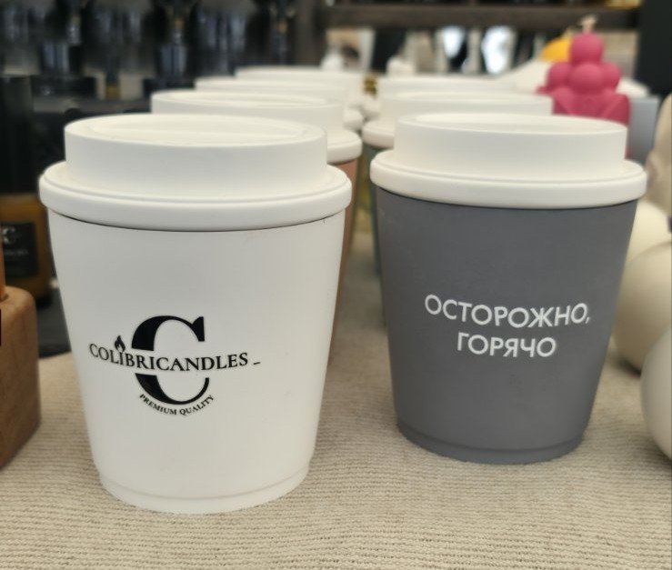 

Ароматическая свеча COLIBRICANDLES в стакане с крышкой из гипса 200 мл в коробке (аромат Свежесваренный кофе)