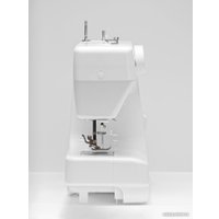 Электромеханическая швейная машина Janete 989 (белый)