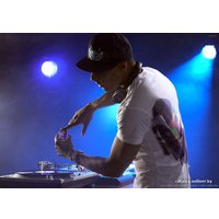 Кнопочный телефон Samsung M7600 Beat DJ