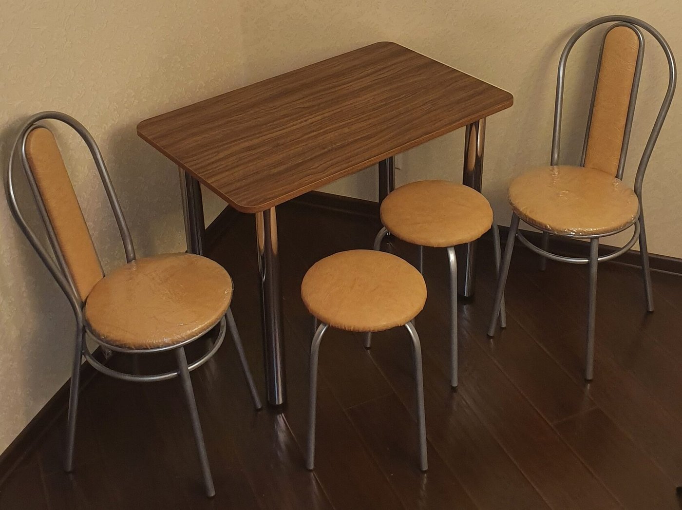 

Обеденная группа Табуретоф Капучино/Серебро_2_2 (ст. 100x60 см, Кофейно-каштановый)