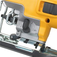 Электролобзик DeWalt DW343K
