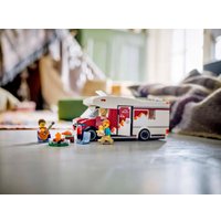 Конструктор LEGO City Кемпер-фургон для отдыха и приключений 60454