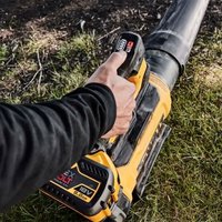 Ручная воздуходувка DeWalt DCMBL777N (без АКБ)