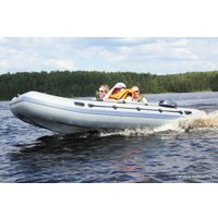 Моторно-килевая лодка Адмирал 380