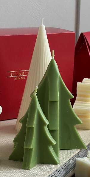 

Ароматическая свеча SO.WARM Christmas tree (аромат рождественской ели)