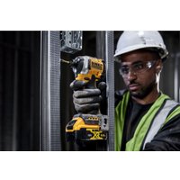 Винтоверт DeWalt DCF850NT (без АКБ, кейс)