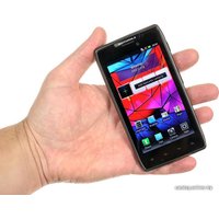 Телефон Motorola RAZR MAXX