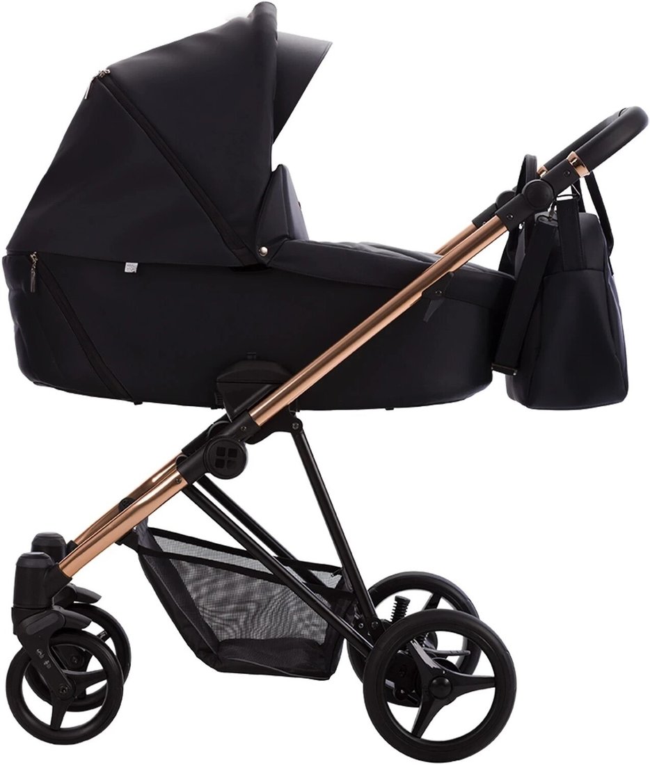 

Универсальная коляска BEBETTO Yoddi Premium Class (3 в 1, 02 черная кожа/рама бронза)