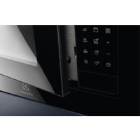 Микроволновая печь Electrolux EMS4253TMK
