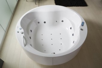 Ванна Kolpa-San Opera 180x180