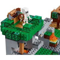 Конструктор LEGO Minecraft 21146 Нападение армии скелетов