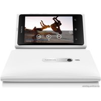 Телефон Nokia Lumia 800