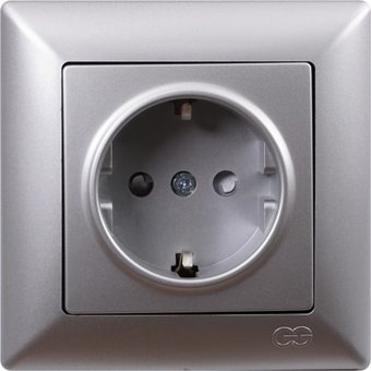 Розетка Gunsan Visage 01 28 15 00 152 115