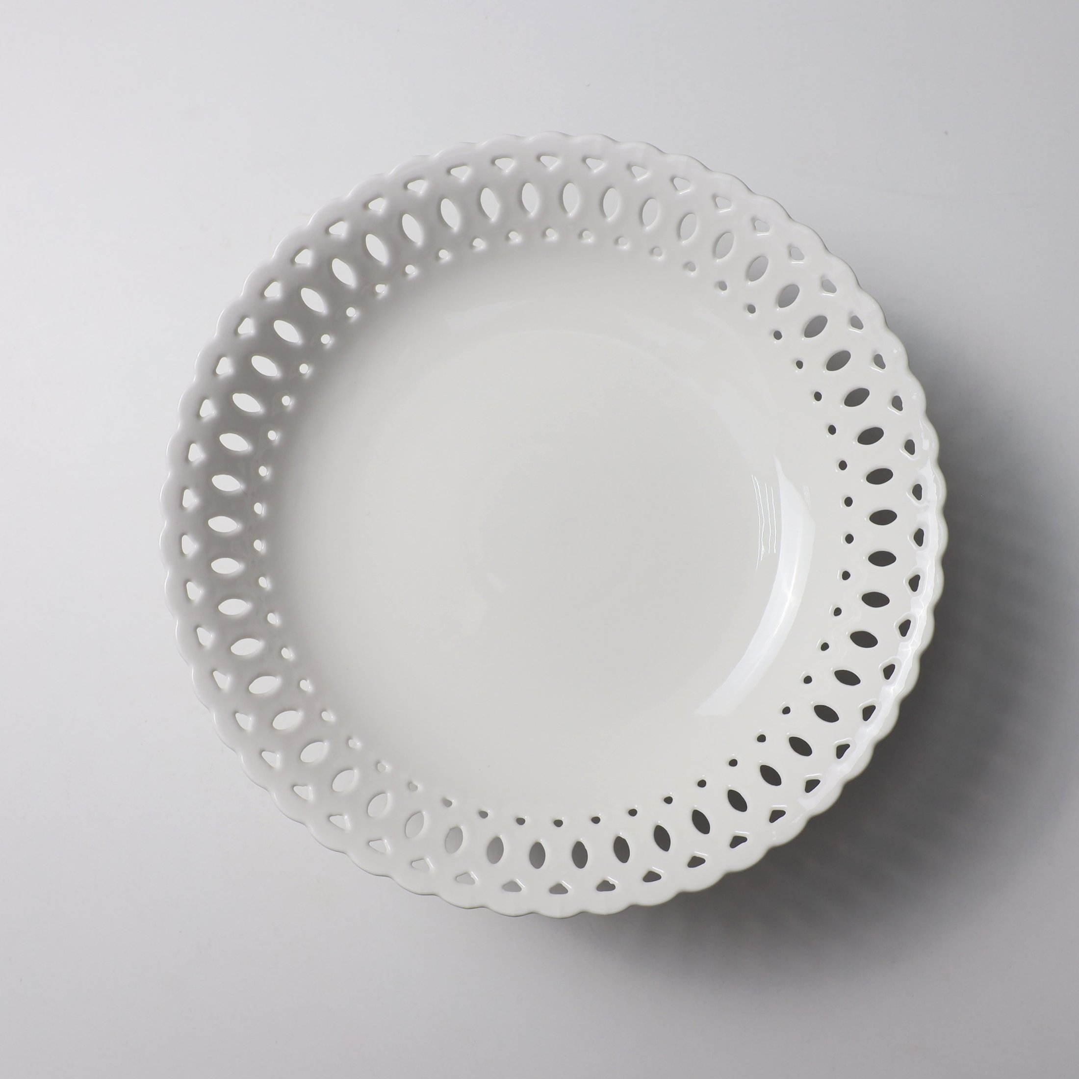 

Конфетница AksHome Delicate 25x9 (белый)