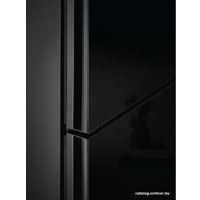 Холодильник Electrolux LNT7ME34K1