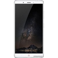 Смартфон ZTE Nubia Z11 Max (серебристый)