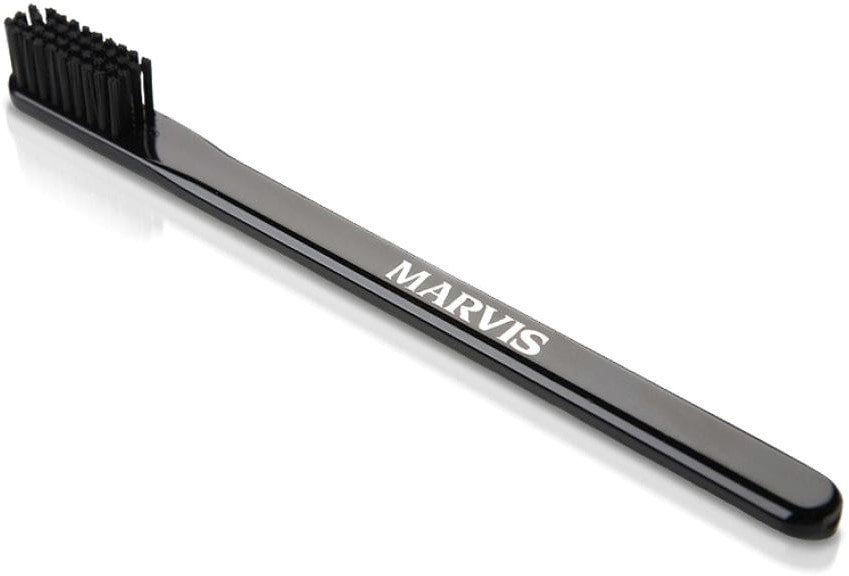 

Зубная щетка Marvis Toothbrush средней жесткости (черный)