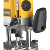 Вертикальный фрезер DeWalt DW625E