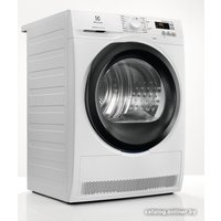 Сушильная машина Electrolux GentleCare 700 EW7H583B