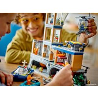 Конструктор LEGO City 60419 Полицейская тюрьма на острове