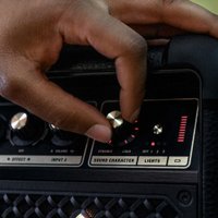 Патибокс Marshall Bromley 750 (черный/латунь)