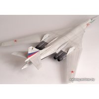 Сборная модель Звезда Российский сверхзвуковой стратегический бомбардировщик Ту-160