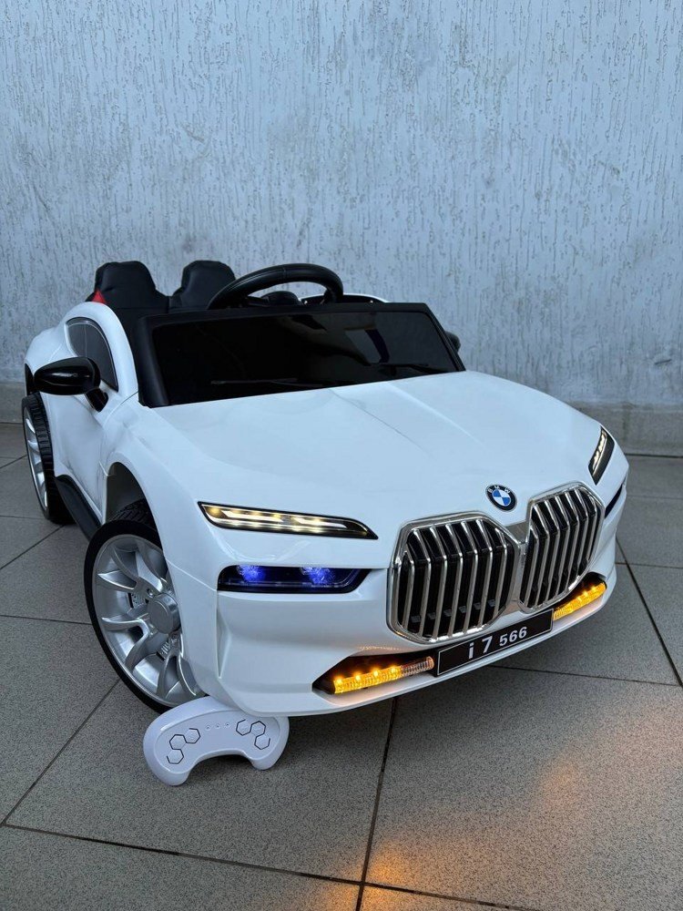 

Электромобиль Baby Driver BMW i7 B111 (белый)