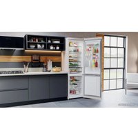 Холодильник Hotpoint HTS 8202I M O3