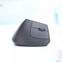 Вертикальная мышь Logitech MX Vertical