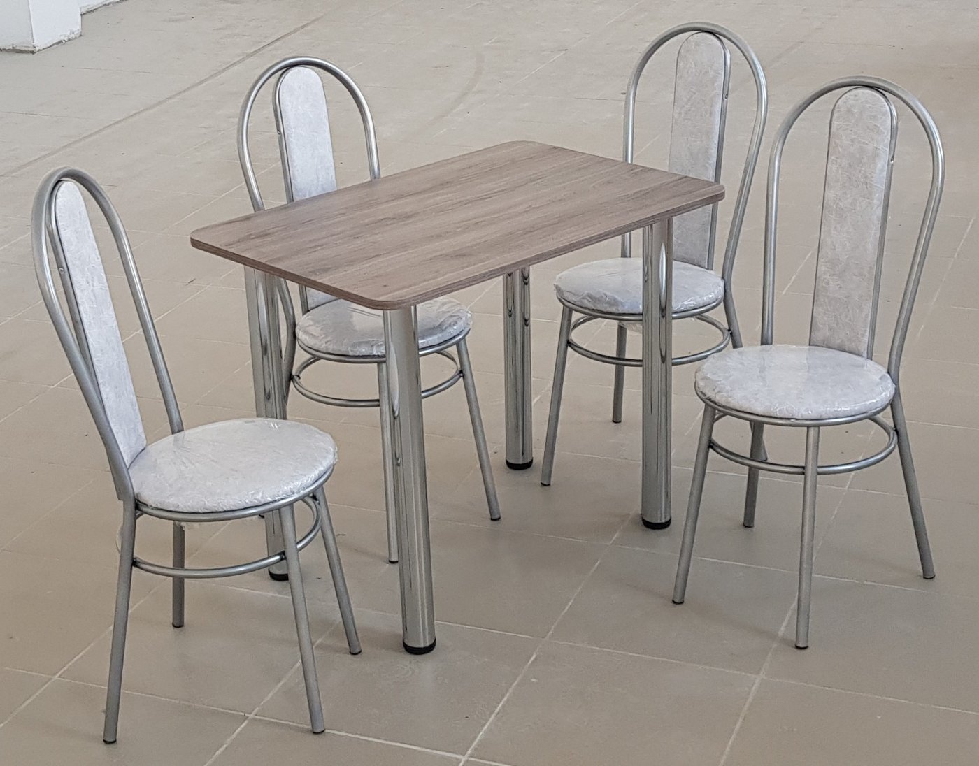 

Обеденная группа Табуретоф стол и 4 стула (Мрамор/Серебро, ст. 100x60 см, Серый-каштановый)