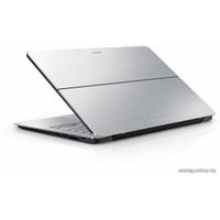 Ноутбук 2-в-1 Sony VAIO SVF13N2L2RS