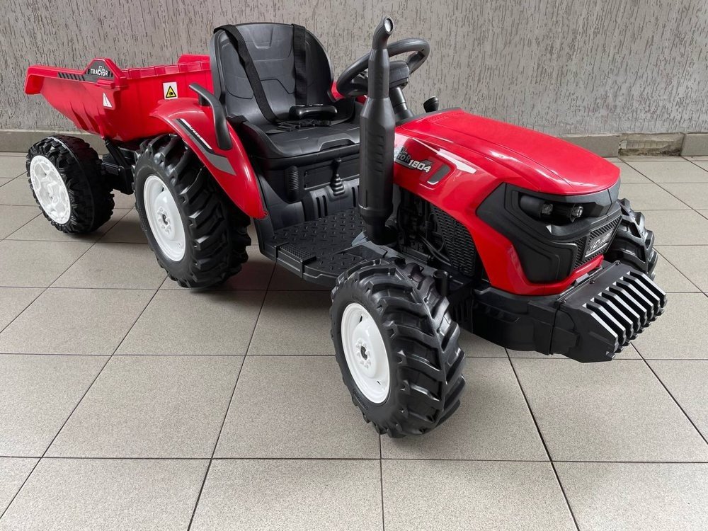 

Электротрактор Baby Driver Трактор John Deere с эл. прицепом, лопатой R444 (красный)