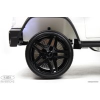 Электромобиль RiverToys Мercedes-Benz AMG G65 4WD (белый)