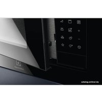 Микроволновая печь Electrolux LMSD253TM