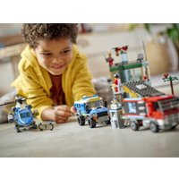 Конструктор LEGO City 60317 Полицейская погоня в банке