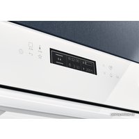 Электрический духовой шкаф Electrolux EOE8P31V