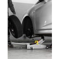 Подкатной домкрат Matrix 51020 2т.