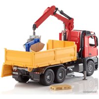Автомобиль с краном Bruder Mercedes-Benz Arocs Construction truck with accessories 03651