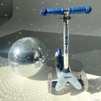 Трехколесный самокат Micro Mini Micro Deluxe Flux LED (синий)