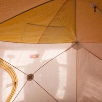 Палатка для зимней рыбалки Медведь Куб-2 зимняя с полом Оксфорд 600 и накидкой