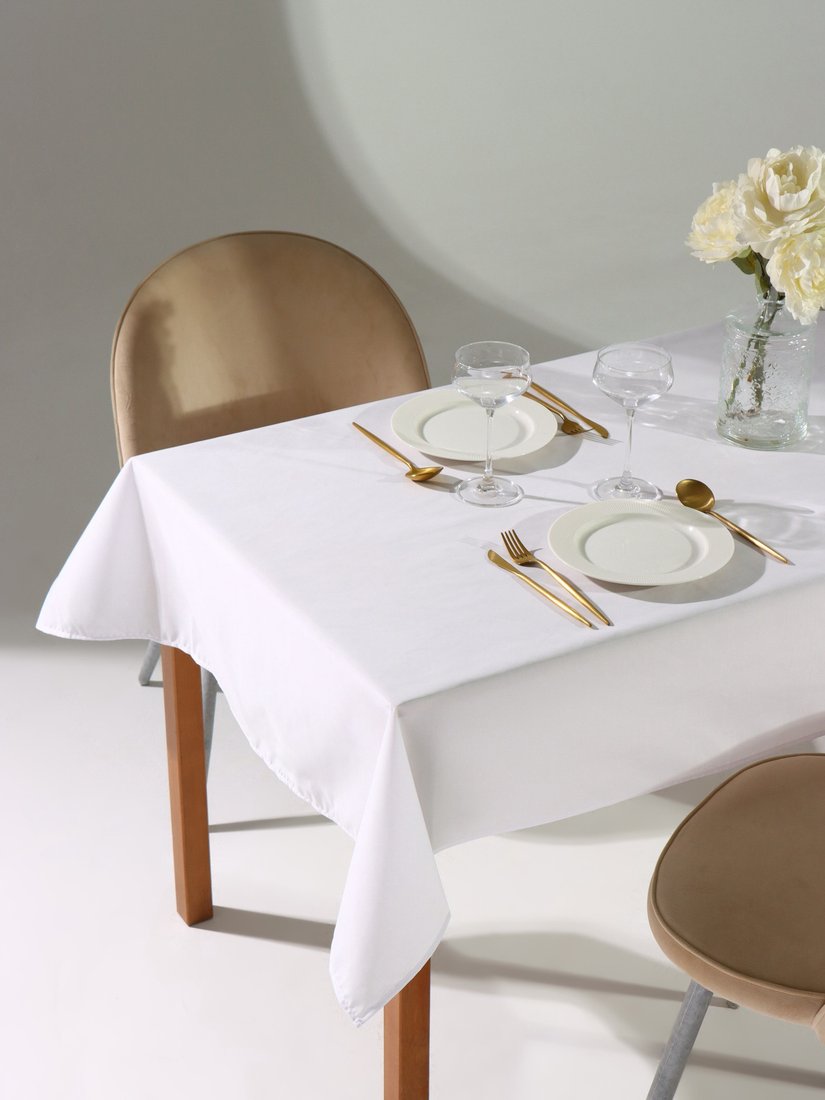 

Скатерть Доляна 10917844 (белый)