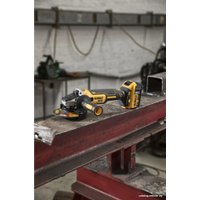 Угловая шлифмашина DeWalt DCG405P3 (с 3-мя АКБ, кейс)